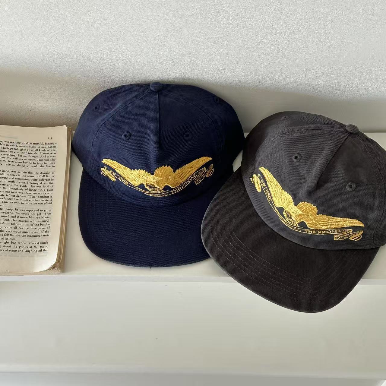 หมวกเบสบอลทรงแบนปักลายสไตล์อเม - Snapback Hat Flat บทวิจารณ์และราคา